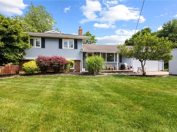 18438 Meadow Ln, Strongsville, OH 44136