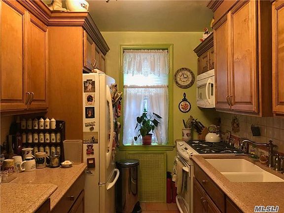 3rd image of 24 Mulford Pl APT 2E