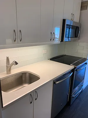 Rented by East Riverview, Inc | media 32