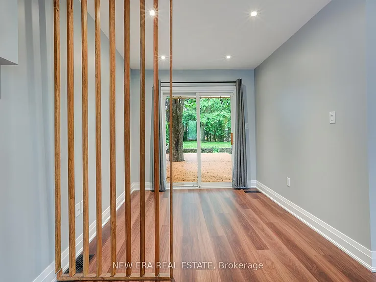 219 Lancaster St W — Photo 16