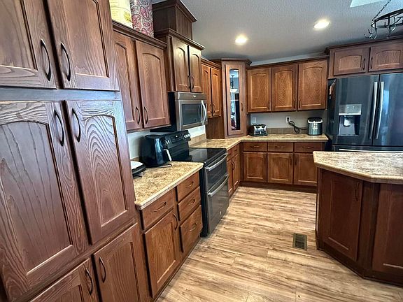 4th image of 127 N Greenback Dr