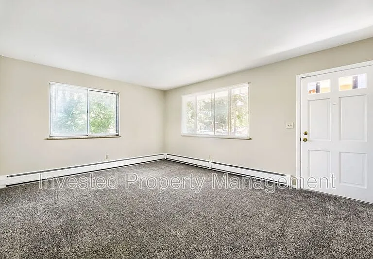 1142 W Ida Ave #A — Photo 4