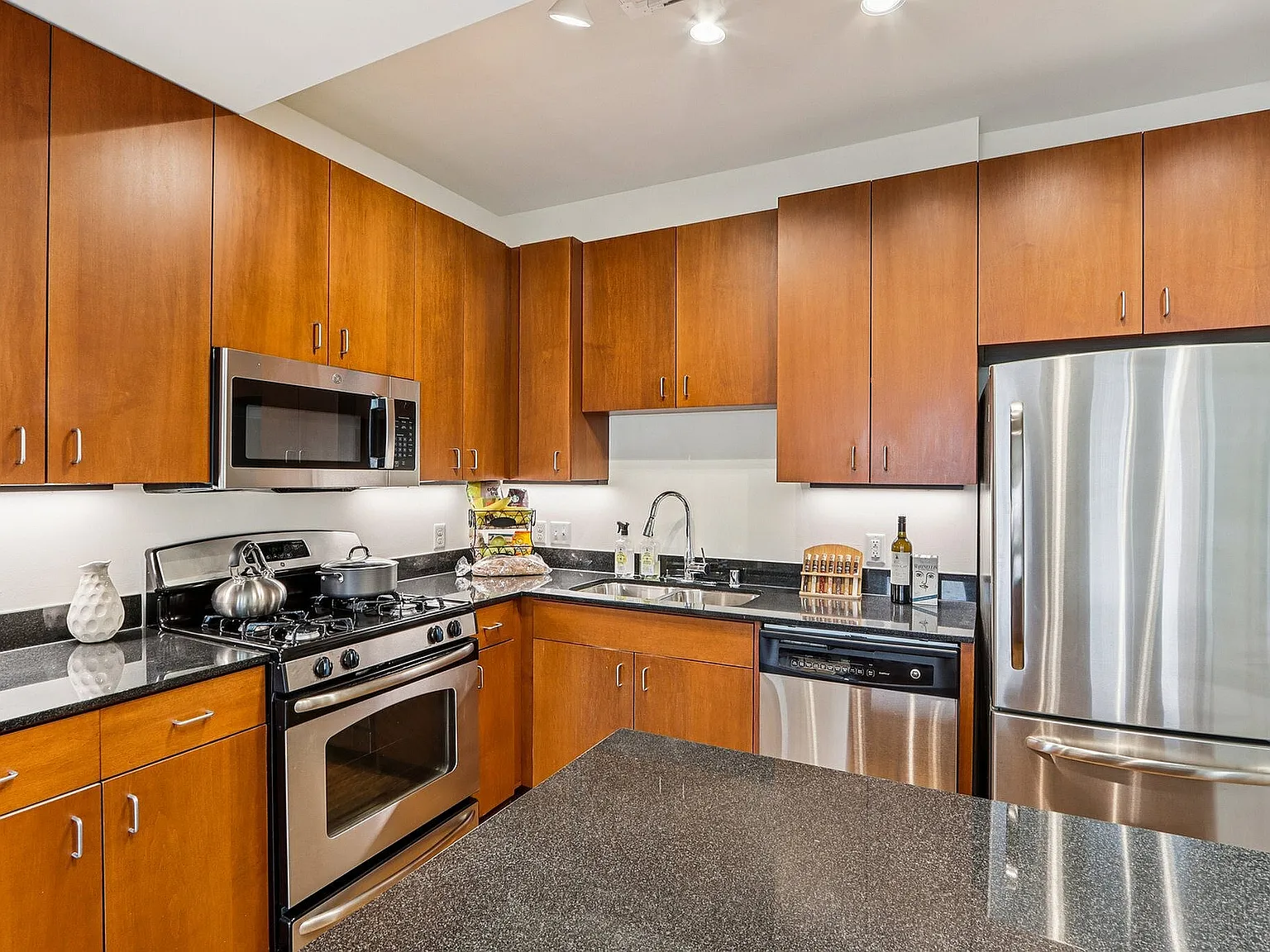 Park Lafayette Towers — Photo 2