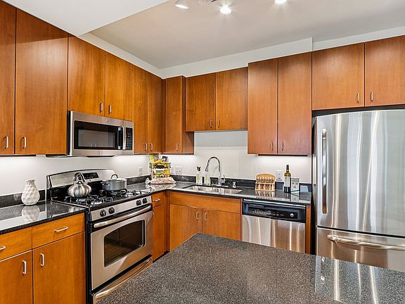 3rd image of 2036 N Prospect Ave #1-309