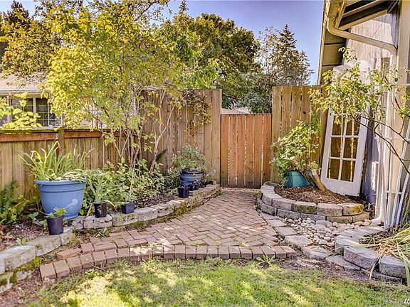 4th image of 17408 5th Avenue Ct E