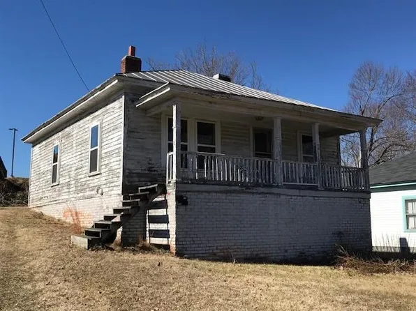 808 Carter St, Martinsville, VA 24112