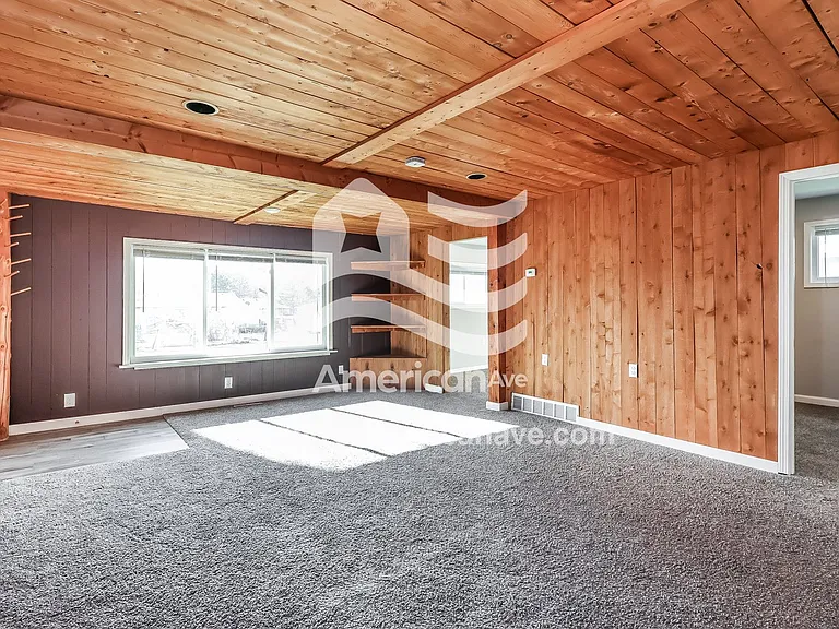 898733_003_wm_-_living_room_13556642.jpg