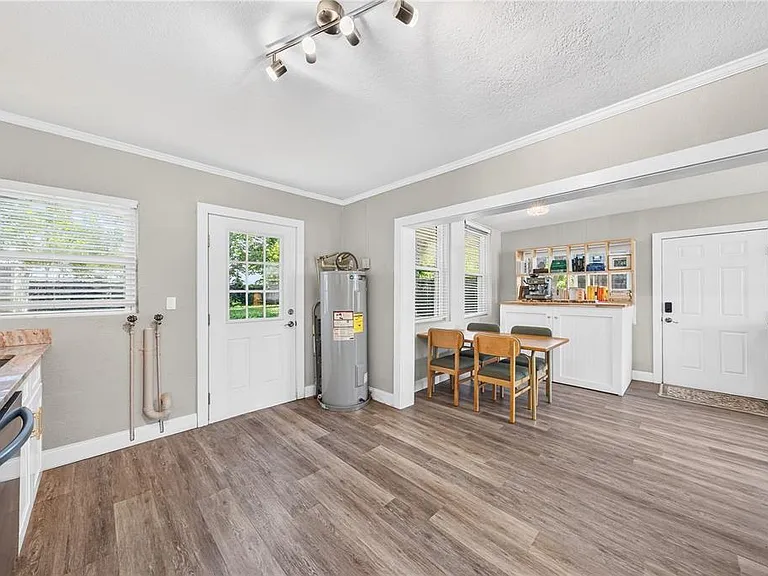 915 Dowd Ave — Photo 11