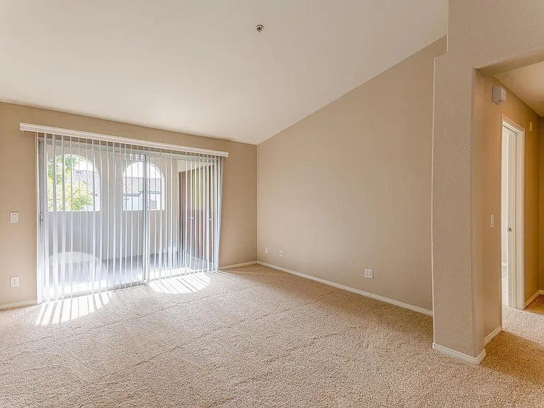 Laurel Canyon Apartment Homes — Photo 24