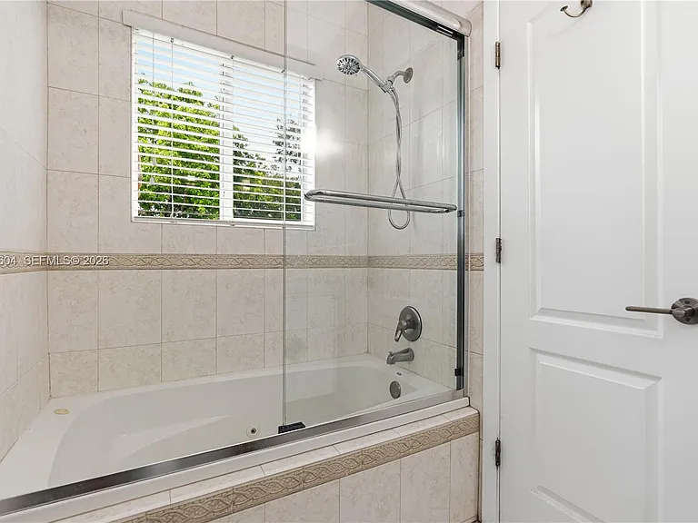 6801 SW 102nd Ave — Photo 53