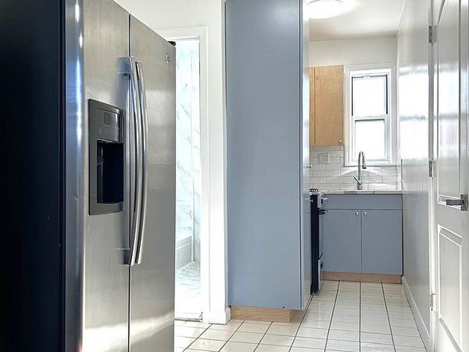 2nd image of 2702 Astoria Blvd APT 1