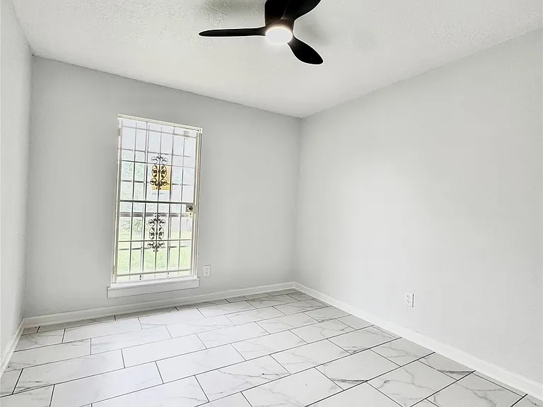 3418 Abinger Ln — Photo 10