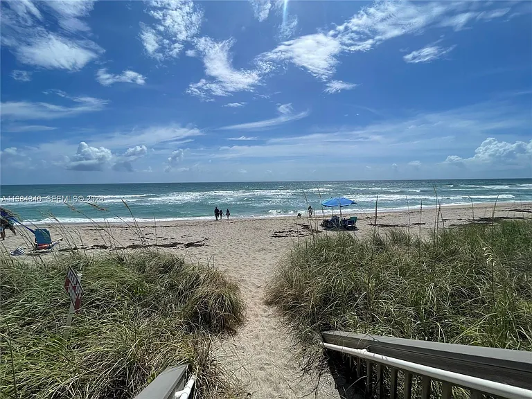 10200 S Ocean Dr #504 — Photo 3