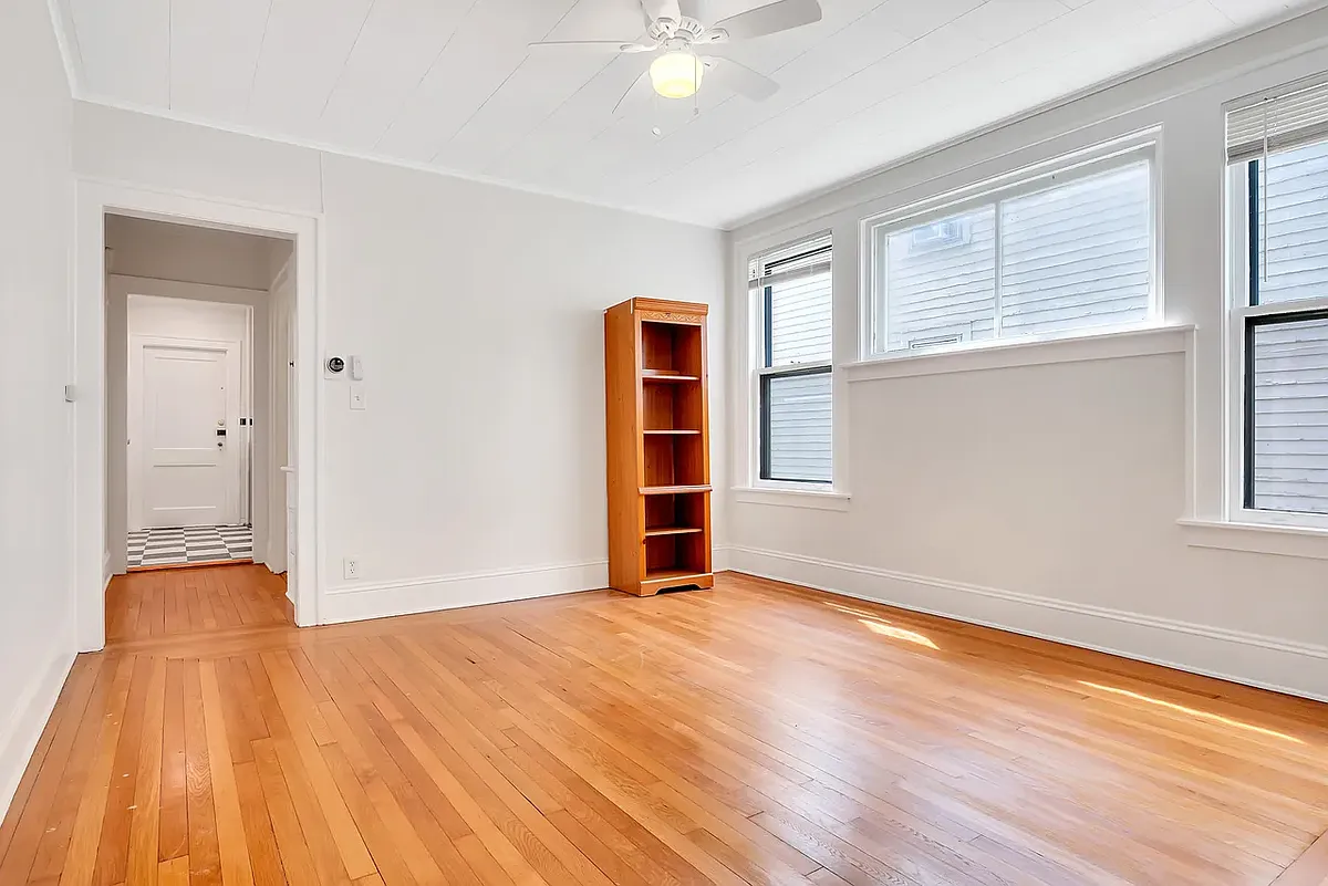 Building Photo - 602 Morris St #602