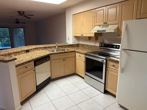 2205 S Cypress Bend Drive #307, Pompano Beach, FL 33069