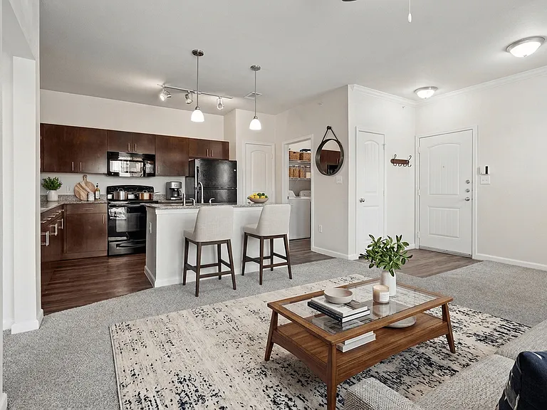 Silverado Apartments — Photo 26