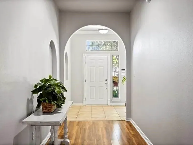 8336 Trinity Vista Trl — Photo 3