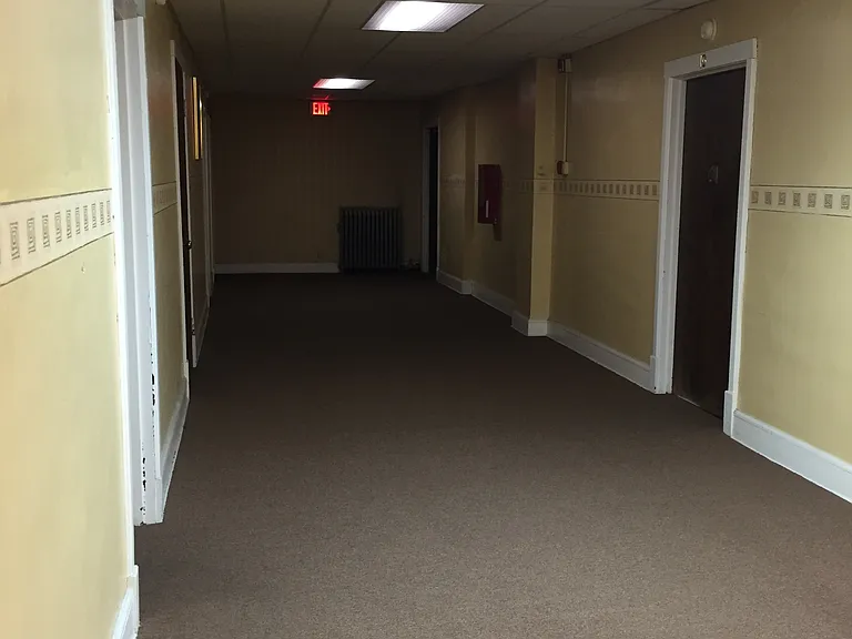 711 W Wisconsin Ave — Photo 1