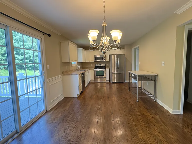 106 Village Ct — Photo 5