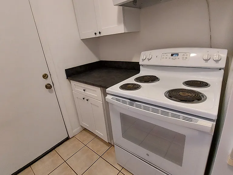 2115 S Mills Ave #1 — Photo 4