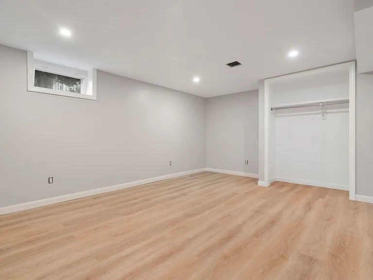 15 Temple Rd — Photo 23