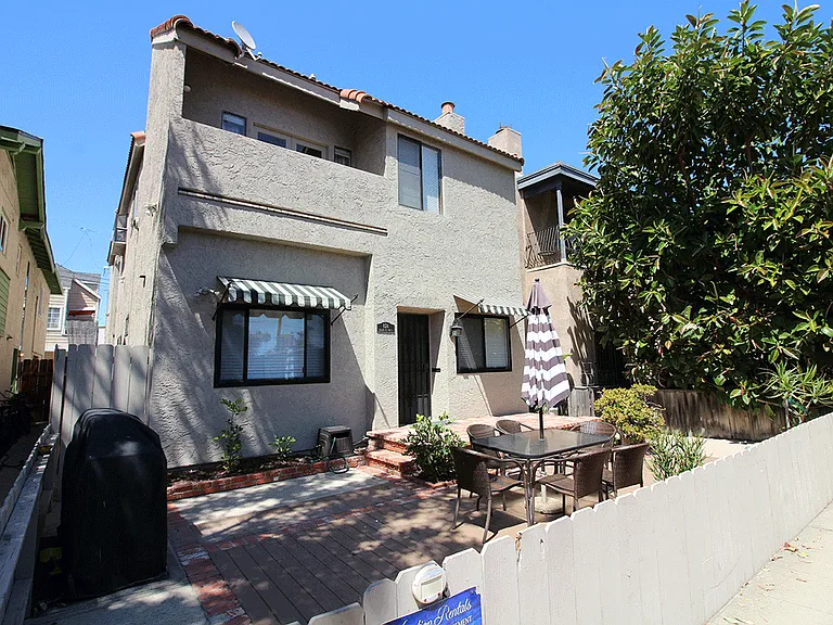 824 Island Ct #1 — Photo 1