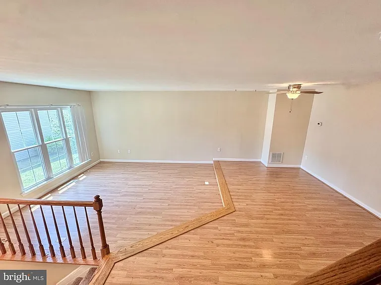 704 Stafford Glen Ct — Photo 15