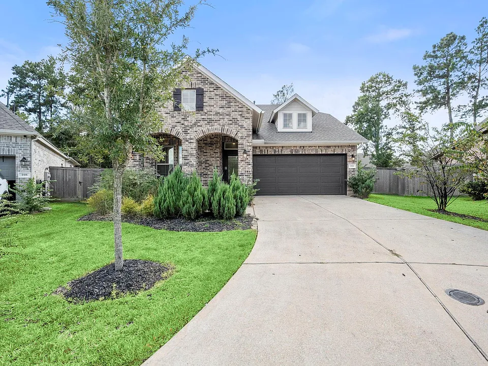 104 Winged Elm Ct