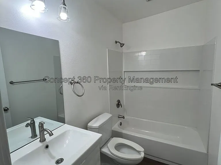 144 Primrose Ave #B — Photo 12