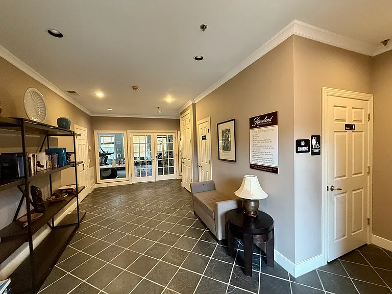 320 Riverbend Dr #3C — Photo 23