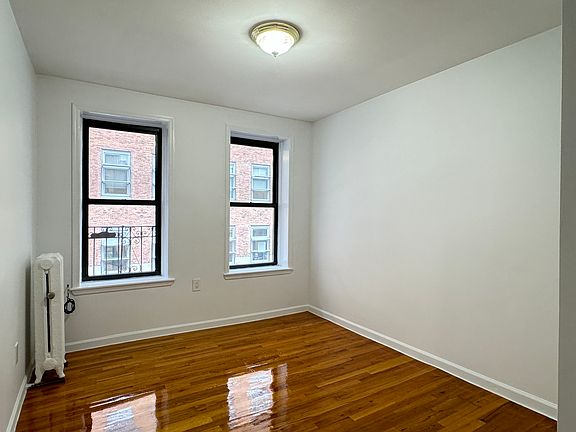 3rd image of 312 W 15th St APT 28