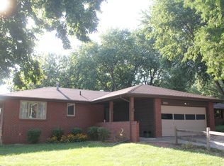 2031 Broadmoore Dr, Lincoln, NE 68506