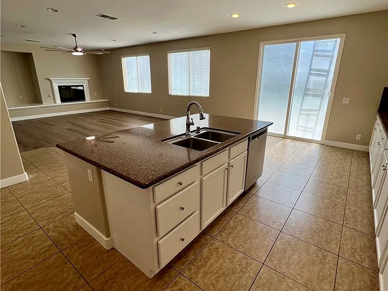 6686 Sand Dunes St — Photo 7