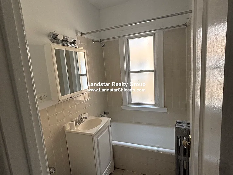 4931 N Whipple St #2E — Photo 5