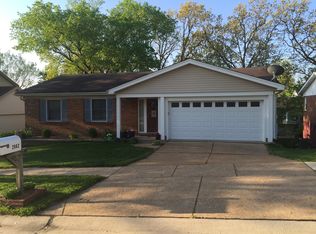 2962 Spring Water Dr, Saint Louis, MO 63129