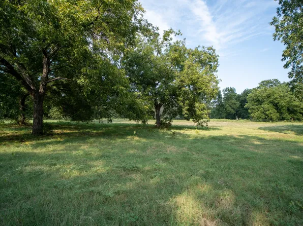 10902 Clear Creek Rd W, Sanger, TX 76266