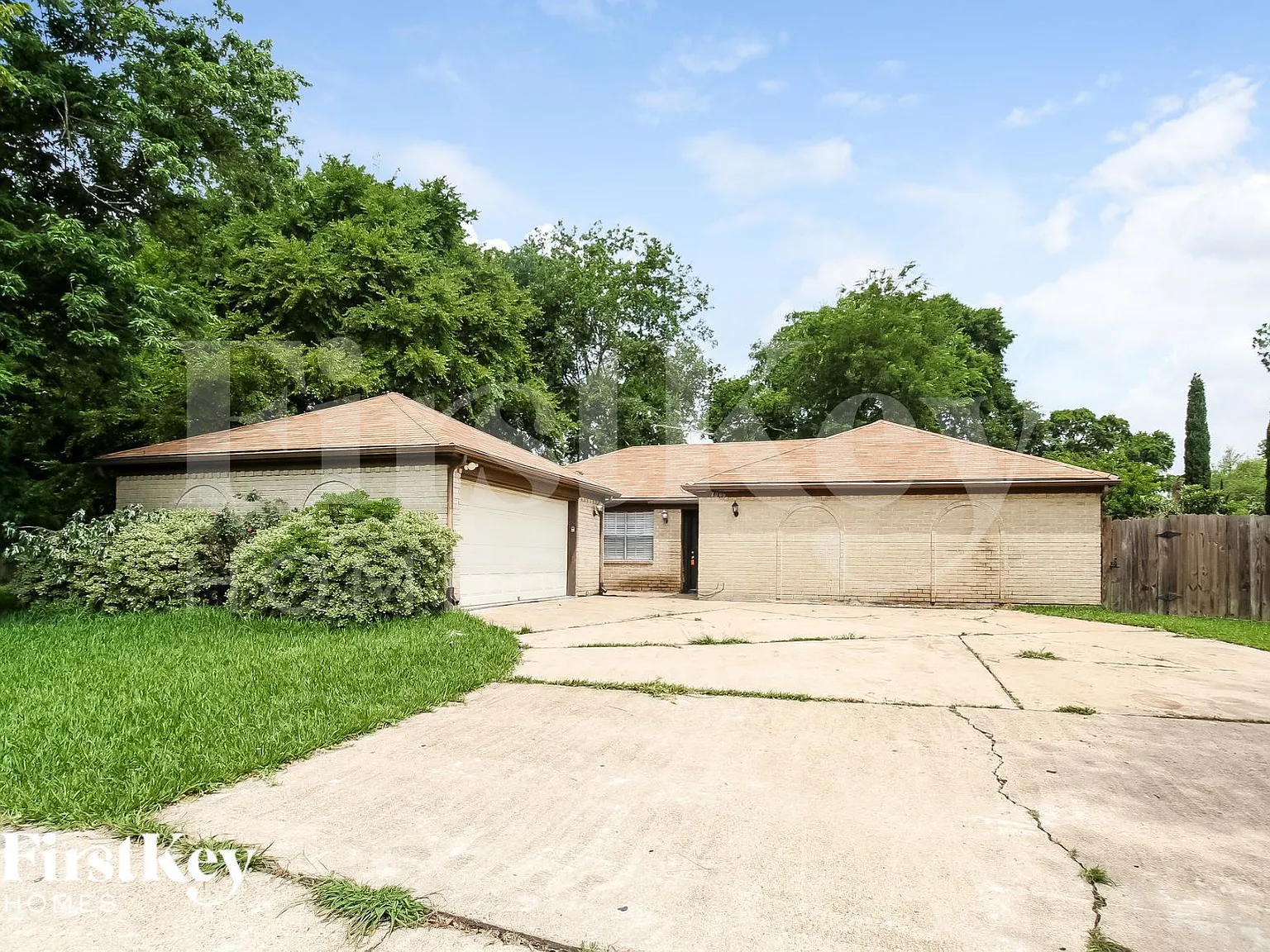 3 bed, 2.0 bath, 1870 sqft, $1,975 — Photo 2
