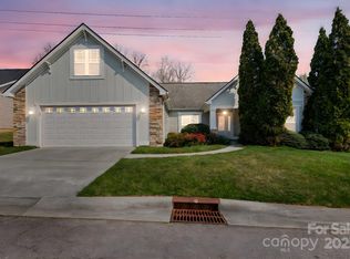 41 Sunview Cir, Arden, NC 28704