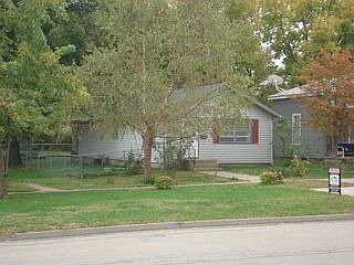 2nd image of 1011 Neosho St
