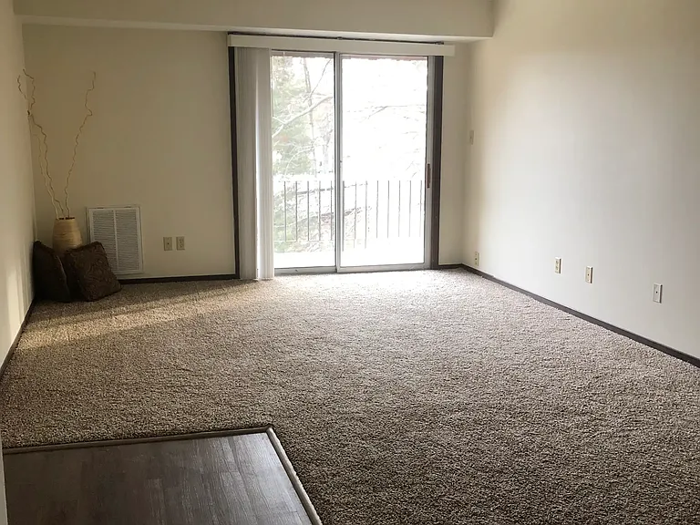 Aspen Pines Apartments — Photo 8