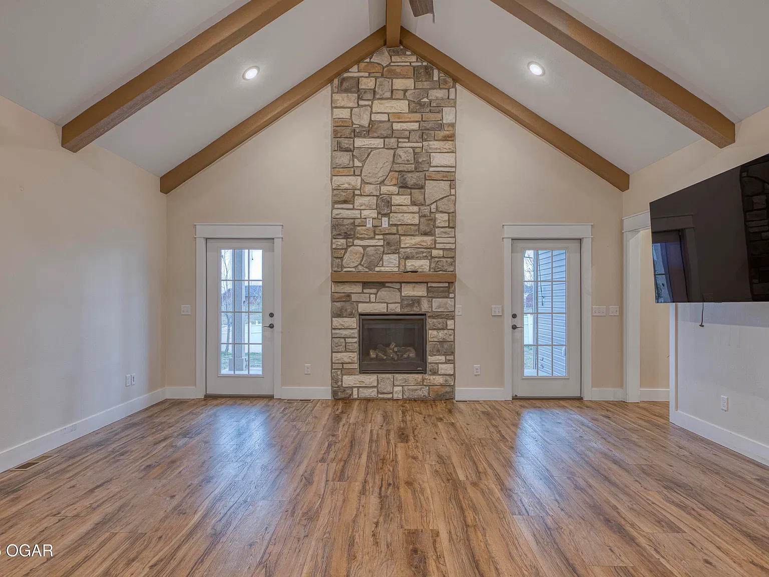 4 bed, 3.0 bath, 2035 sqft, $2,800 — Photo 3