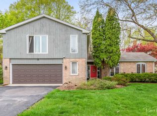 120 Kings Row, Barrington, IL 60010