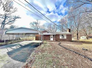 77 Morrow Ln, Boonville, IN 47601