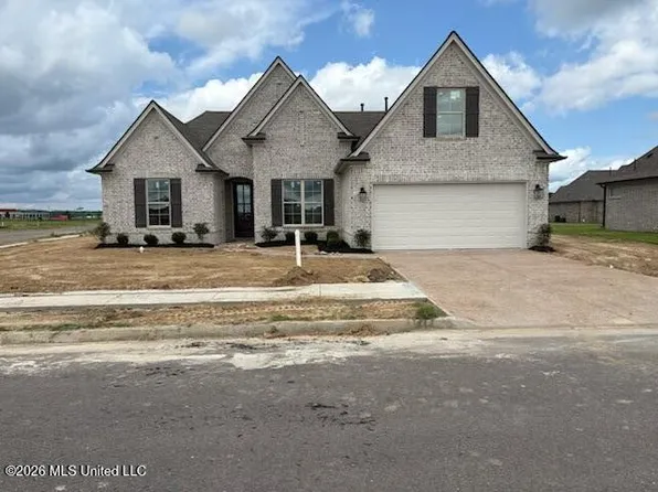 3114 E Camilla Cir, Lake Cormorant, MS 38641
