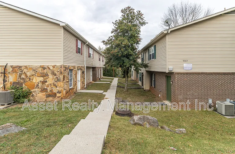 9157 Cedarpark Ln #B — Photo 2