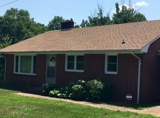 1707 W Pine St, Mount Airy, NC 27030