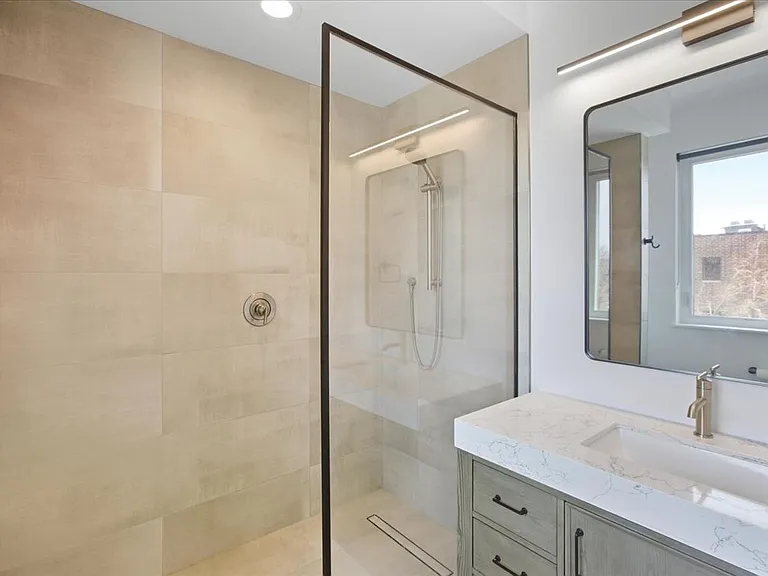 203 S Leavitt St #402 — Photo 12