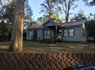718 Saint Nicholas Ave, Brewton, AL 36426