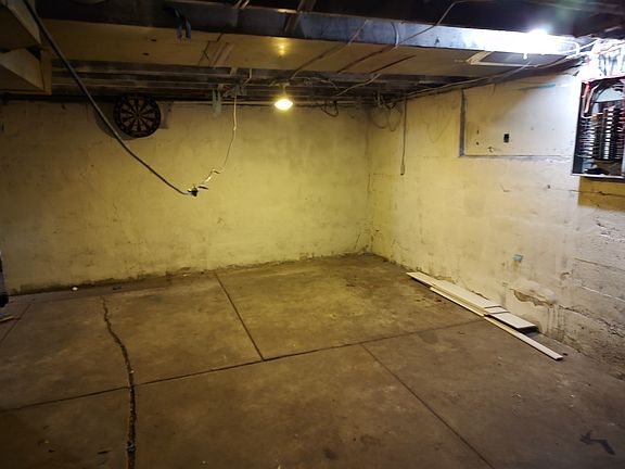 5th image of 125 W Washington St