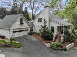 580 Saint Annes Rd NW, Marietta, GA 30064